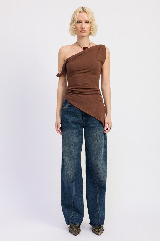 TOP TIPO TUNICA DE HOMBRO ASIMETRICO