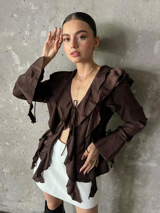 TOP CON MOÑO AL FRENTE Y TIRANTES