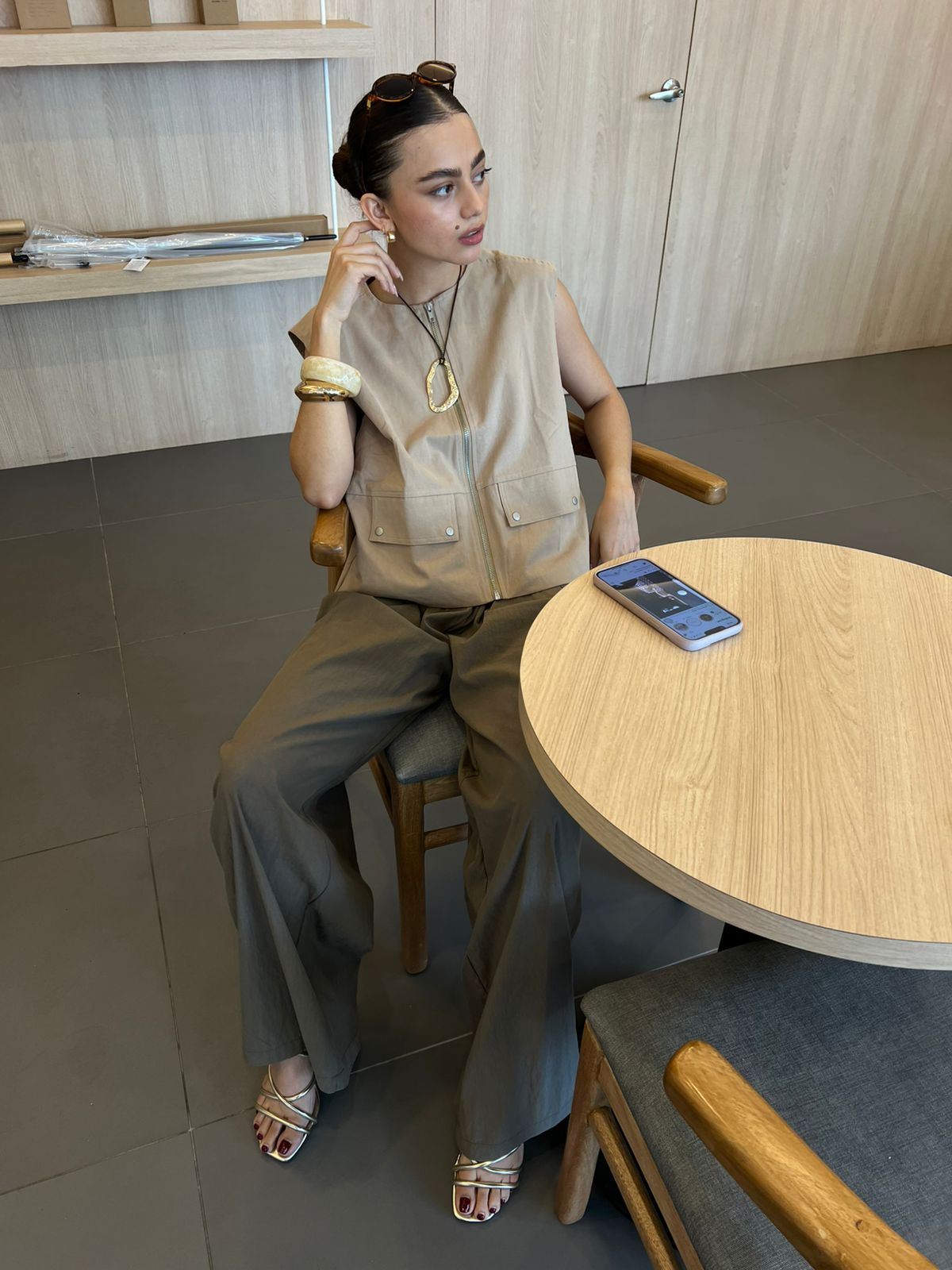 CHALECO OVERSIZE CON CIERRE